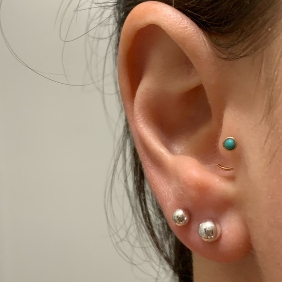 2 Pairs of Matching Silver Ball Stud Earrings - Picture 6 of 6